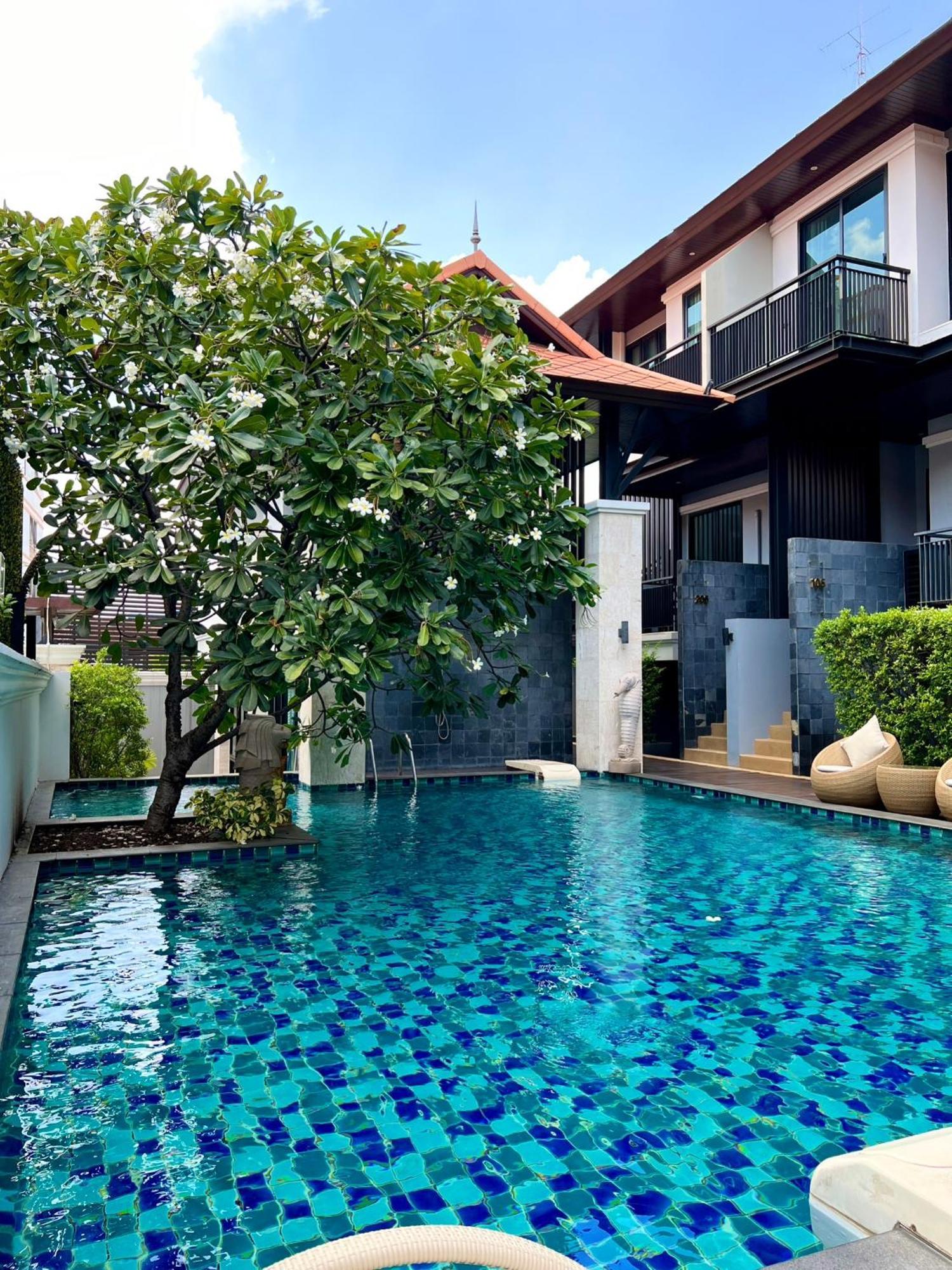 Yotaka Bangkok Hotel Exterior photo