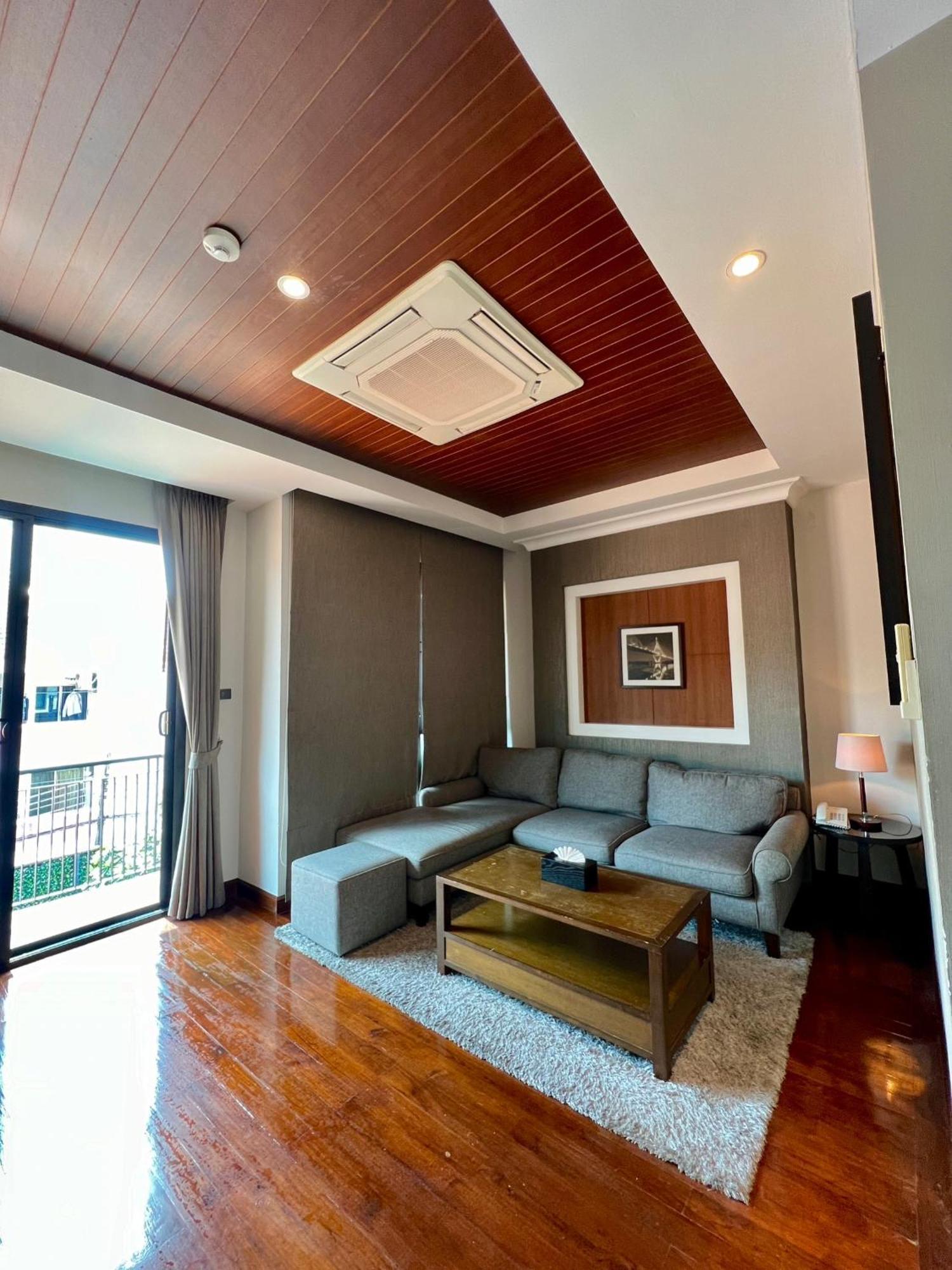 Yotaka Bangkok Hotel Exterior photo