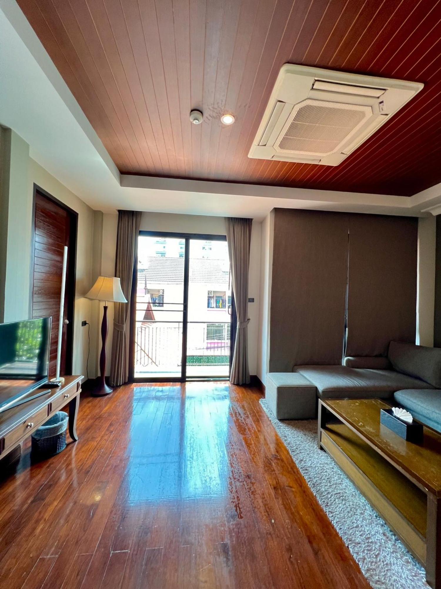Yotaka Bangkok Hotel Exterior photo