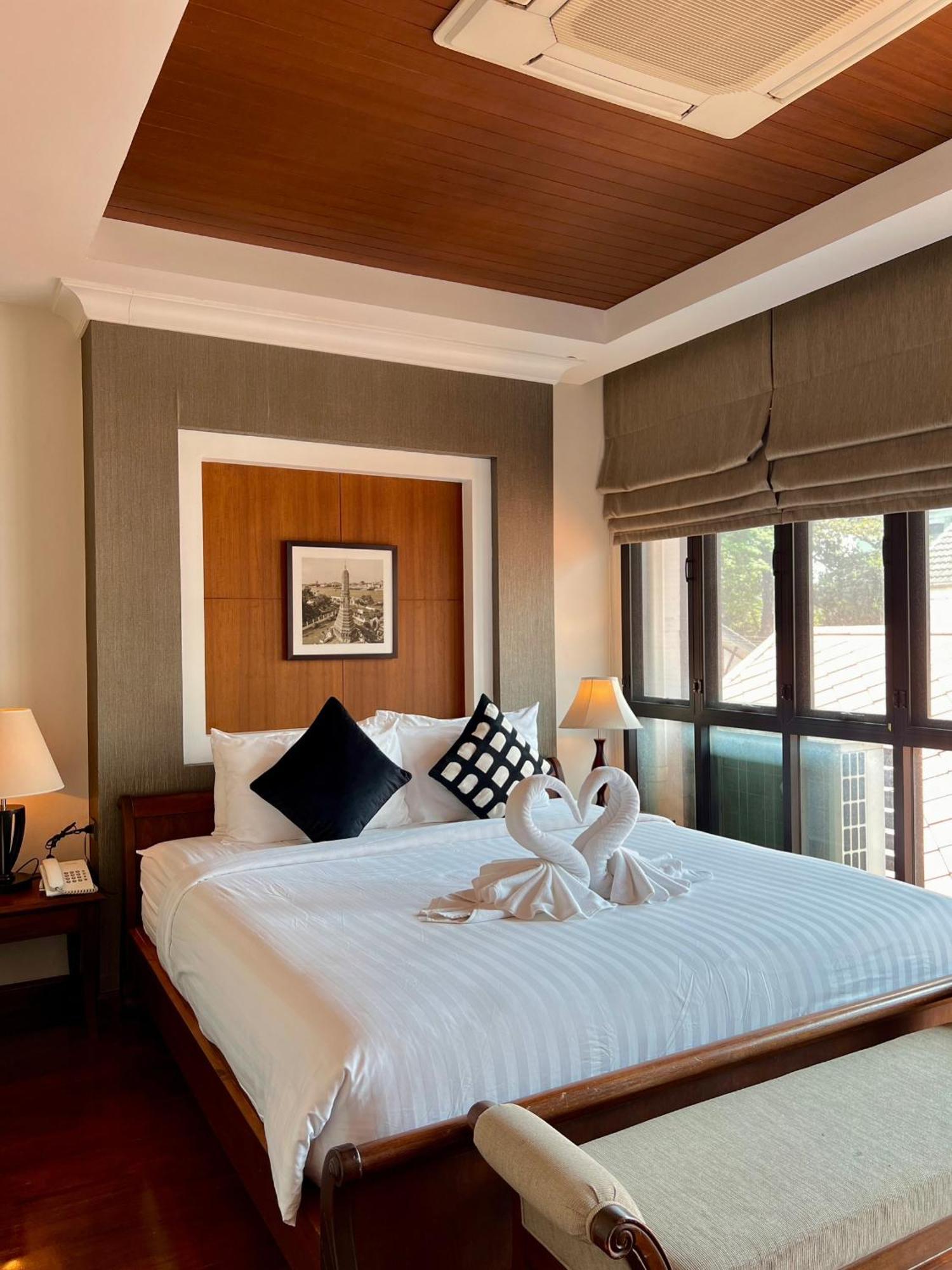 Yotaka Bangkok Hotel Exterior photo