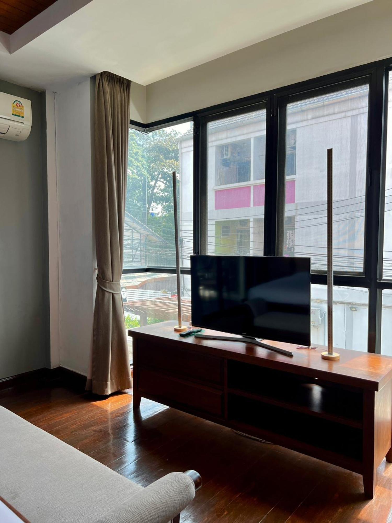 Yotaka Bangkok Hotel Exterior photo