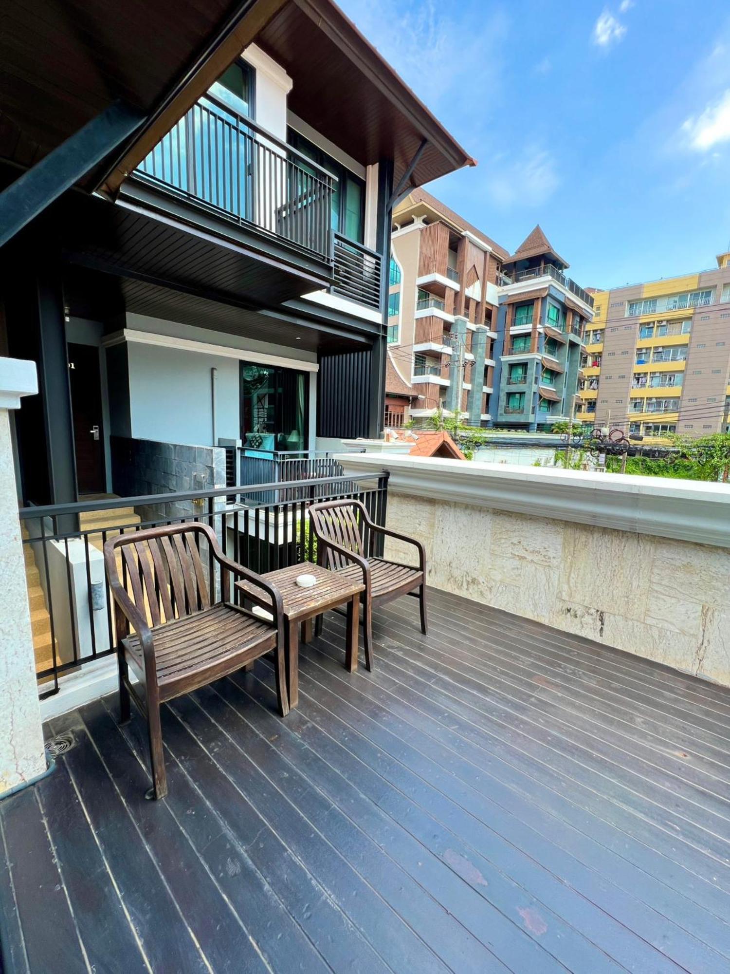 Yotaka Bangkok Hotel Exterior photo