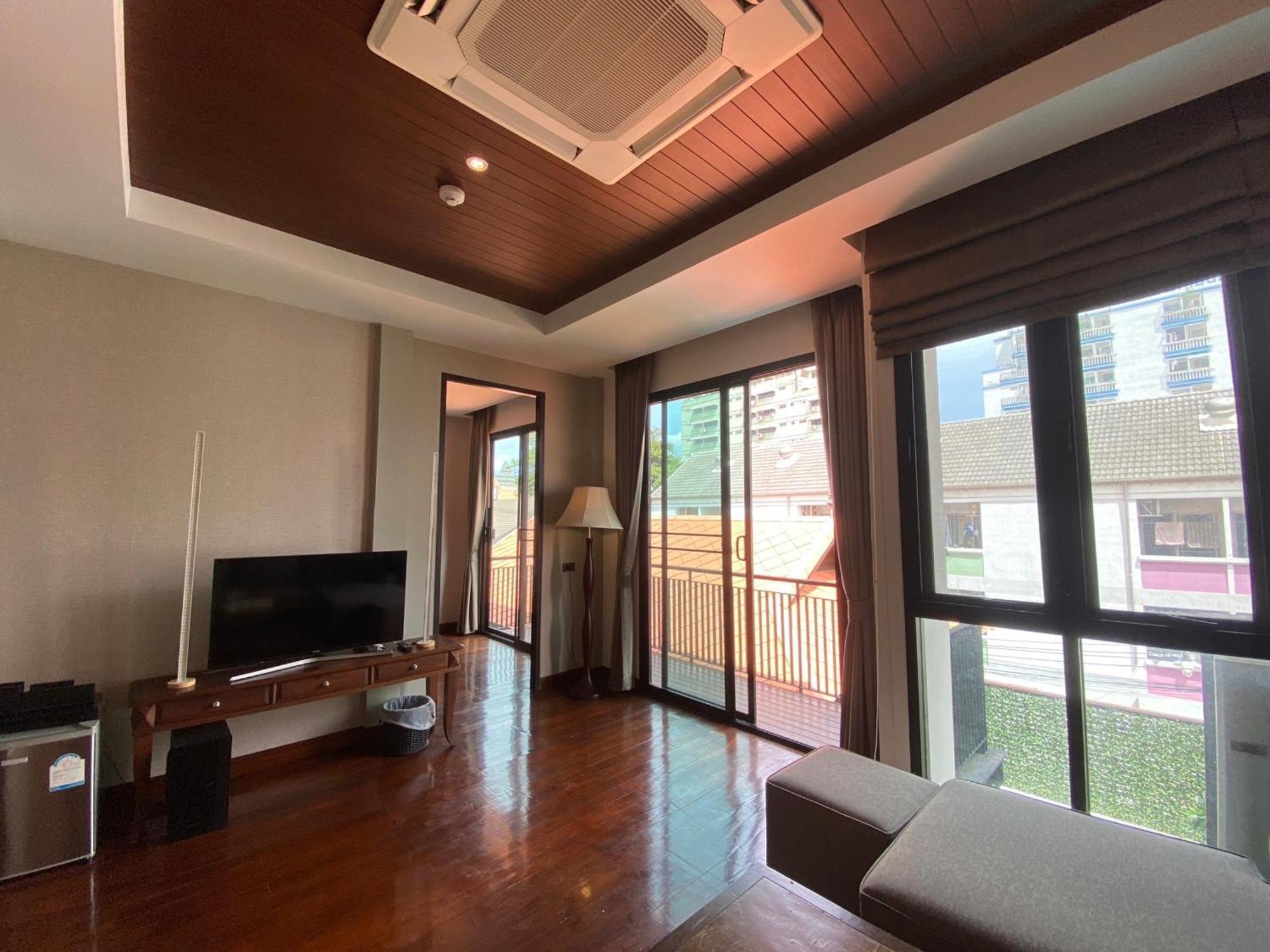 Yotaka Bangkok Hotel Exterior photo